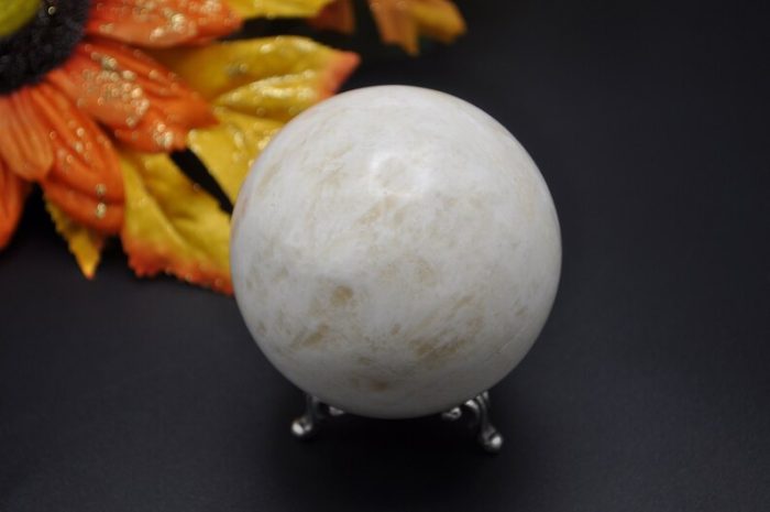 White Chocolate Calcite Sphere | Crystal Ball | Handmade Crystal | Crystal Chakra Reiki | Cleansing & Balance | Meditation