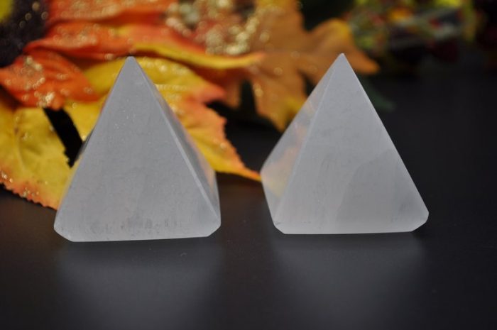 Selenite Pyramid | Selenite Crystal | Polished Selenite Pointer | Handmade | Crystal Chakra Reiki | Cleansing & Balance | Meditation