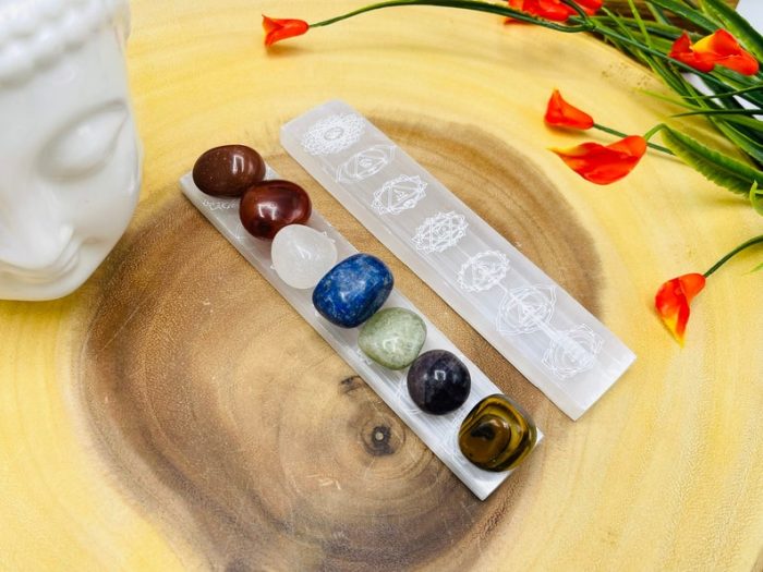 Selenite Charging Station Etched with 7 Chakra Sign and 7 Chakra Tumbled Stones | Charging Plate | Chakra Activator | Reiki | Charging Bar