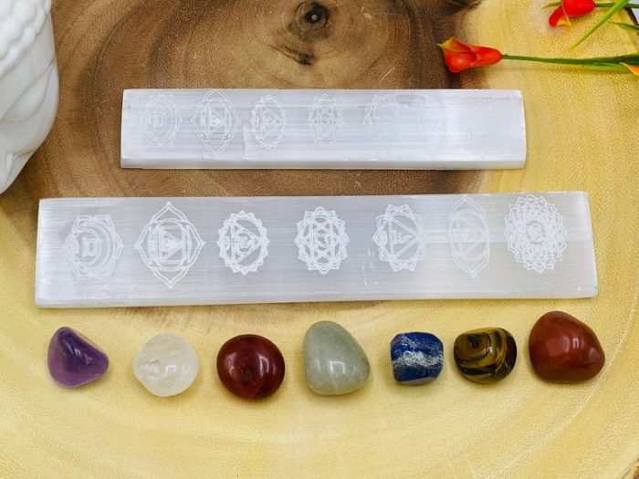 Selenite Charging Station Etched with 7 Chakra Sign and 7 Chakra Tumbled Stones | Charging Plate | Chakra Activator | Reiki | Charging Bar