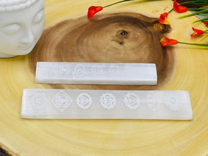 Selenite Charging Station Etched with 7 Chakra Sign and 7 Chakra Tumbled Stones | Charging Plate | Chakra Activator | Reiki | Charging Bar