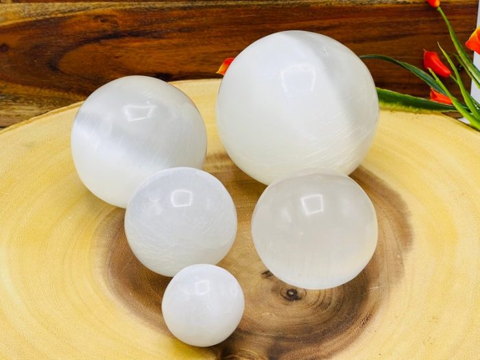 Selenite Sphere | Selenite Crystal Ball | Polished Selenite Crystal | Handmade | Crystal Chakra Reiki | Cleansing & Balance | Meditation