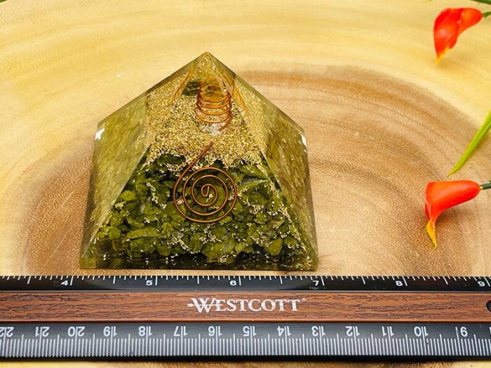 Serpentine Orgone Pyramid with Reiki Sign with Clear quartz Point | Green Serpentine Orgonite Pyramid | Reiki Chakra Pyramid | 3"