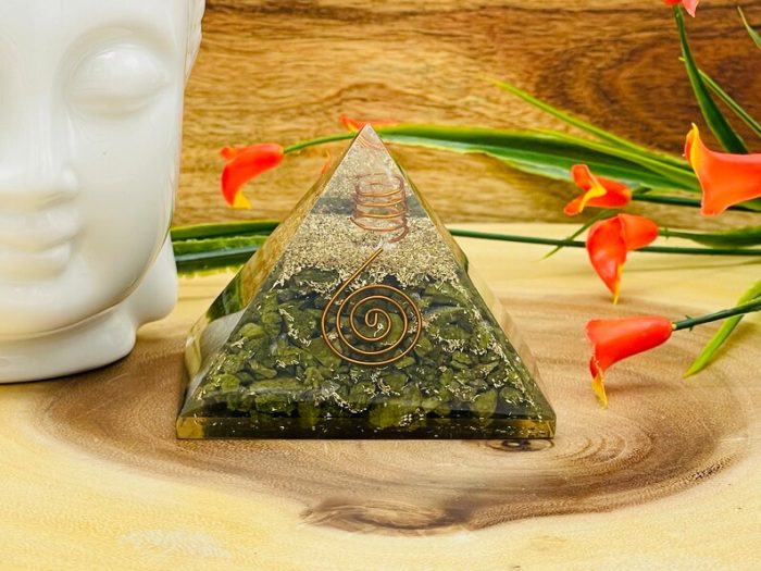 Serpentine Orgone Pyramid with Reiki Sign with Clear quartz Point | Green Serpentine Orgonite Pyramid | Reiki Chakra Pyramid | 3"