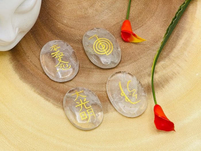 Set of 4 Crystal Quartz Smooth Stone with Engraved Reiki Symbols | Clear Quartz Pocket Stone | Heart Chakra | Metaphysical Reiki Palm Stone