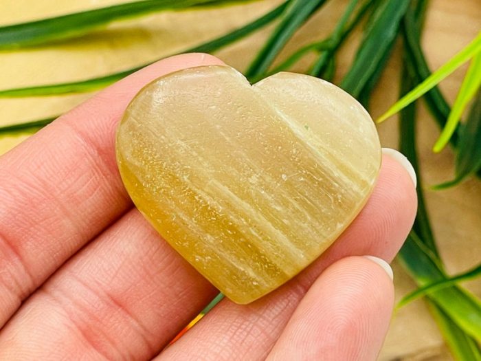 Cat Eyes Heart Stone | Cat's Eye Heart | Cats Eye Massage Stone | Meditation & Healing Crystal | Stress Reliever