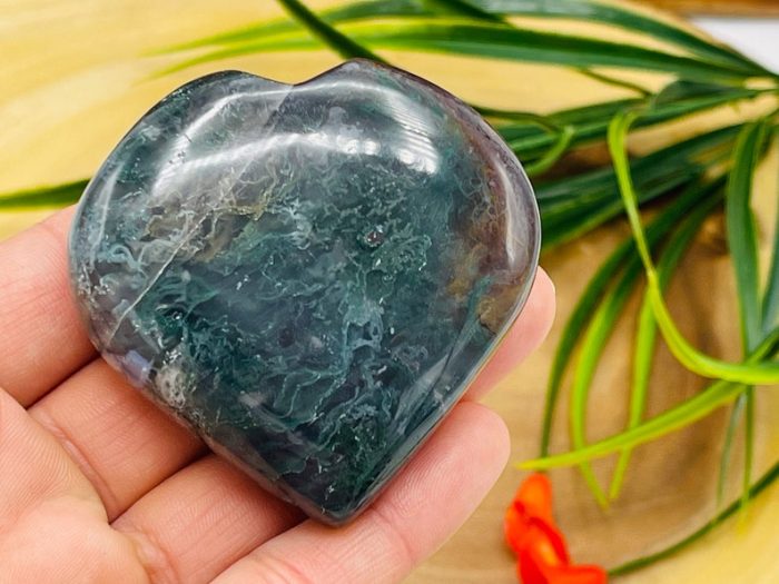 Moss Agate Crystal Heart | Moss Agate Reiki Heart | Healing Crystal | Green Moss Agate Metaphysical Chakra Crystal Palm Stone | 2 inch