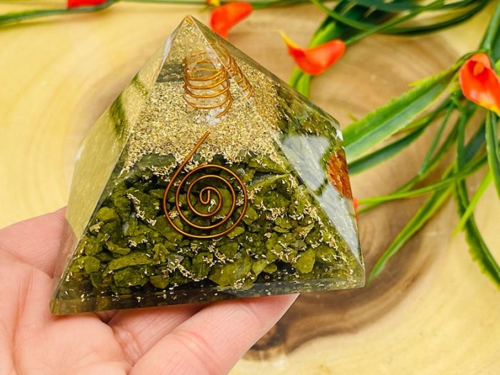 Serpentine Orgone Pyramid with Reiki Sign with Clear quartz Point | Green Serpentine Orgonite Pyramid | Reiki Chakra Pyramid | 3"