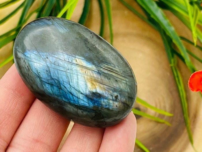 Labradorite Palm Stone | Labradorite Stone | Labradorite Crystal | Pocket Gemstone | Stress Reliever Reiki Crystal | Healing Heart Chakra