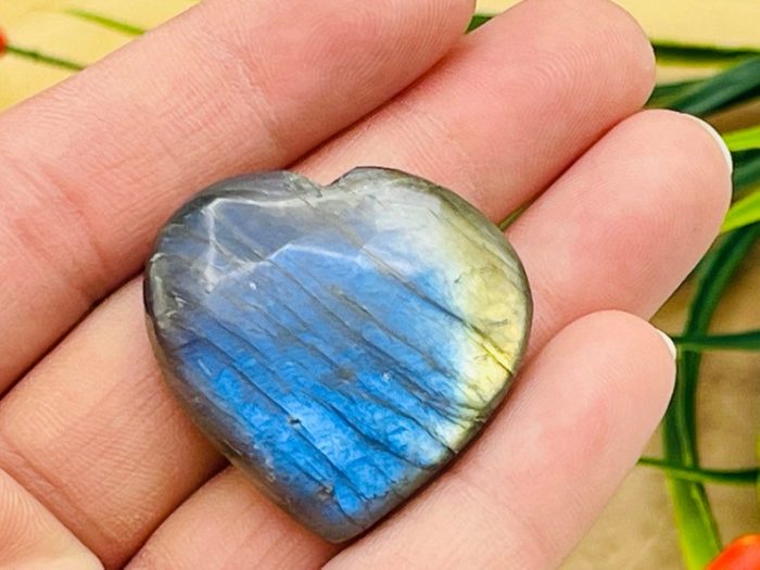 Labradorite Heart | Labradorite Crystal | Hand Polished | Chakra Healing Gemstone | Cleansing & Balancing | Labradorite Metaphysical Crystal