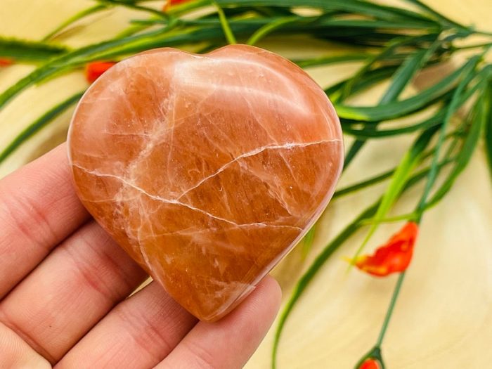 Red Aventurine Heart Stones | Red Aventurine Crystal Heart | Healing Stone | Stone of Intelligence & Creativity | Chakra Stone