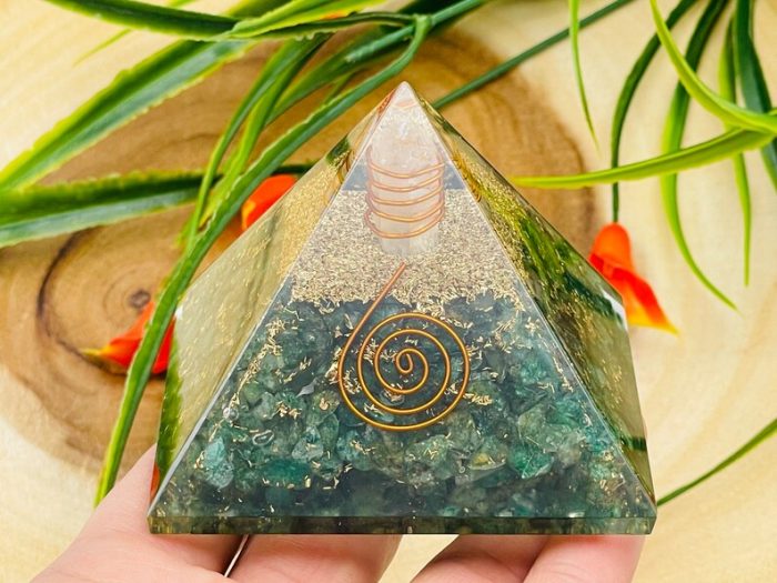 Green Aventurine Orgone Pyramid with Reiki Sign & Clear Quartz Point | Green Aventurine Orgonite Pyramid | Reiki Chakra Pyramid | 3 inch