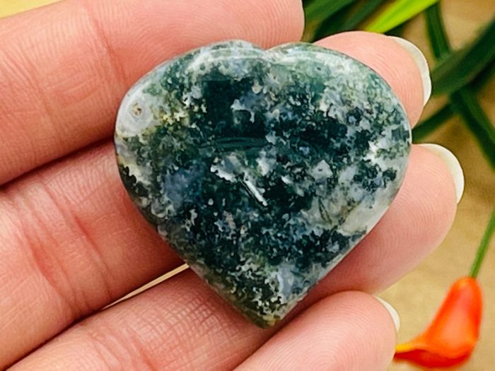 Moss Agate Crystal Heart | Moss Agate Reiki Heart | Healing Crystal | Green Moss Agate Metaphysical Chakra Crystal Palm Stone | 2 inch