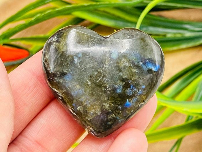 Labradorite Heart | Labradorite Crystal | Hand Polished | Chakra Healing Gemstone | Cleansing & Balancing | Labradorite Metaphysical Crystal