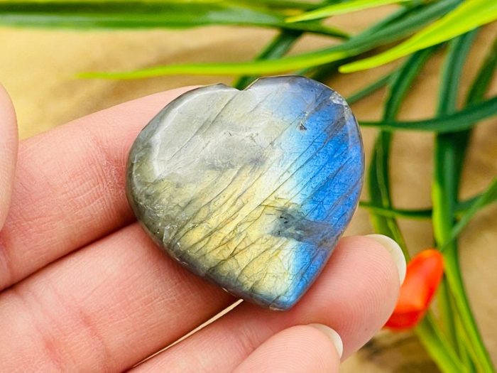 Labradorite Heart | Labradorite Crystal | Hand Polished | Chakra Healing Gemstone | Cleansing & Balancing | Labradorite Metaphysical Crystal