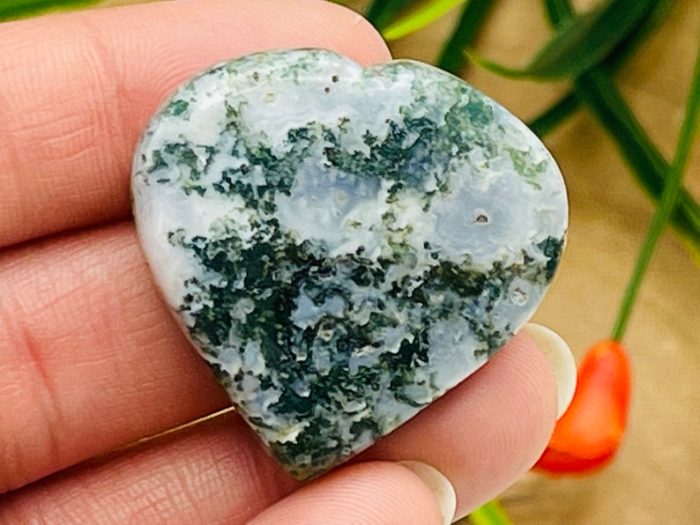 Moss Agate Crystal Heart | Moss Agate Reiki Heart | Healing Crystal | Green Moss Agate Metaphysical Chakra Crystal Palm Stone | 2 inch