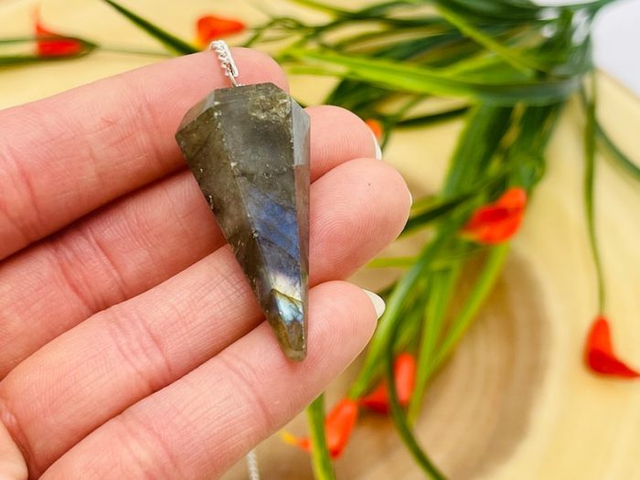 Labradorite Crystal Pendulum With Silver Plated Chain | Labradorite Point Pendulum | Healing Dowsing Energy Balancing | Faceted