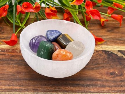 Selenite Charging Bowl With 7 Chakra Tumbled Stones