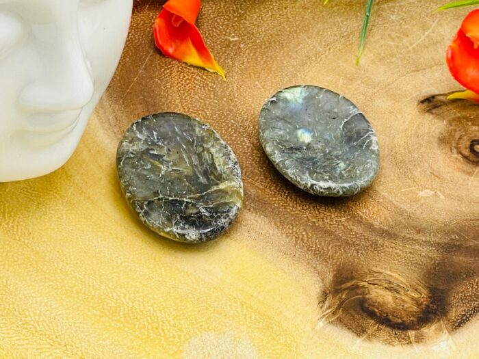 Labradorite Worry Stone | Labradorite Crystal Healing Worry Stone | Soothing & Calming Massage Stone | Stress Reliever